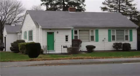 839 Greenwich Ave, Warwick, RI 02886