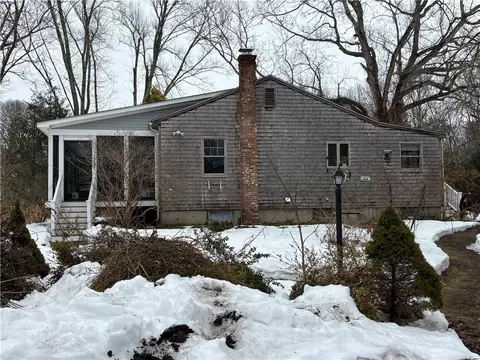 60 Corey Ave, North Kingstown, RI 02852