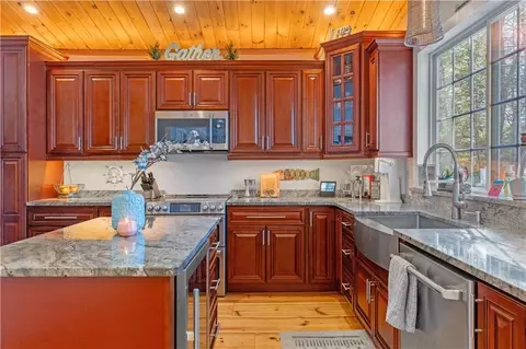 Kitchen - 143 Lake View Dr, Glocester, RI 02814 photo 3 of 5