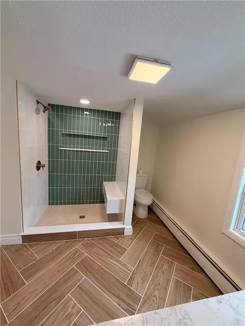Bath - 228 Third Ave, Warwick, RI 02888 photo 6 of 7