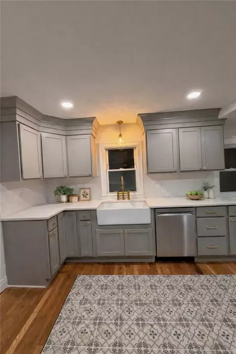 Kitchen - 228 Third Ave, Warwick, RI 02888 photo 5 of 5