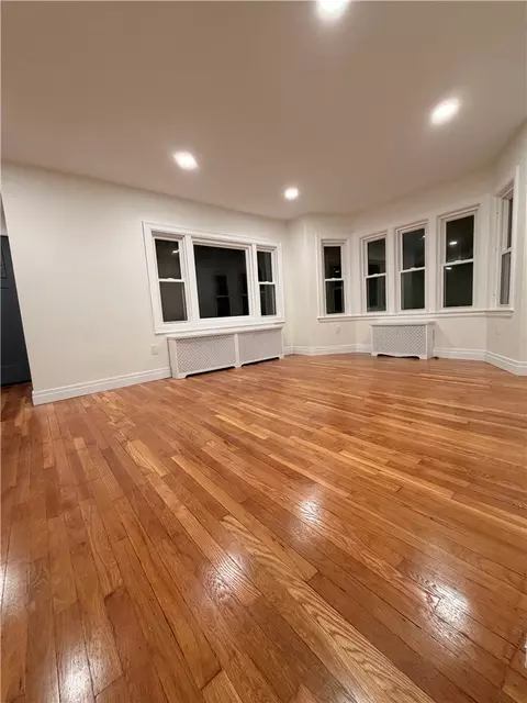 Living - 228 Third Ave, Warwick, RI 02888 photo 2 of 5