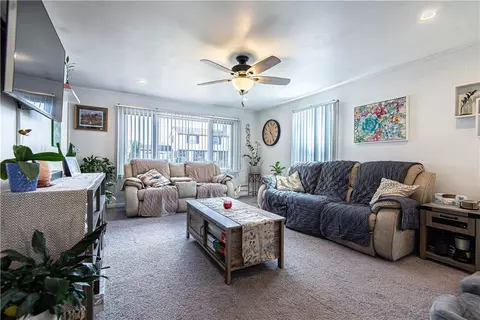Living - 38 Meadowcrest Dr, Riverside, RI 02915 photo 1 of 1