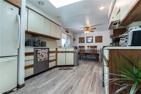 Kitchen - 38 Meadowcrest Dr, Riverside, RI 02915 photo 1 of 5