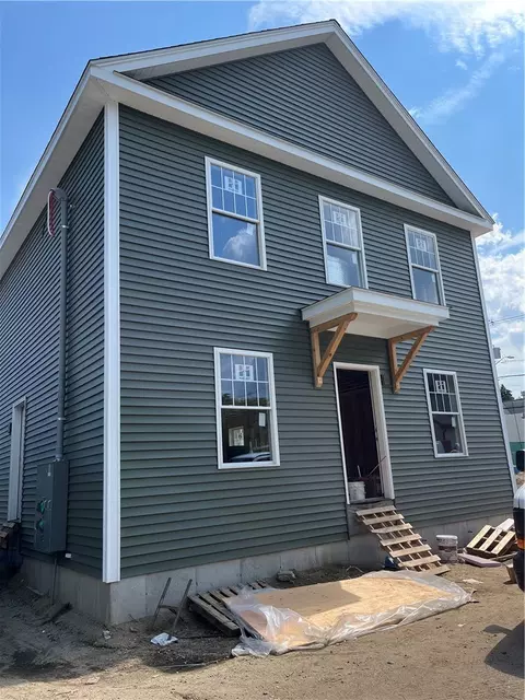 88 Coggeshall St, Providence, RI 02904