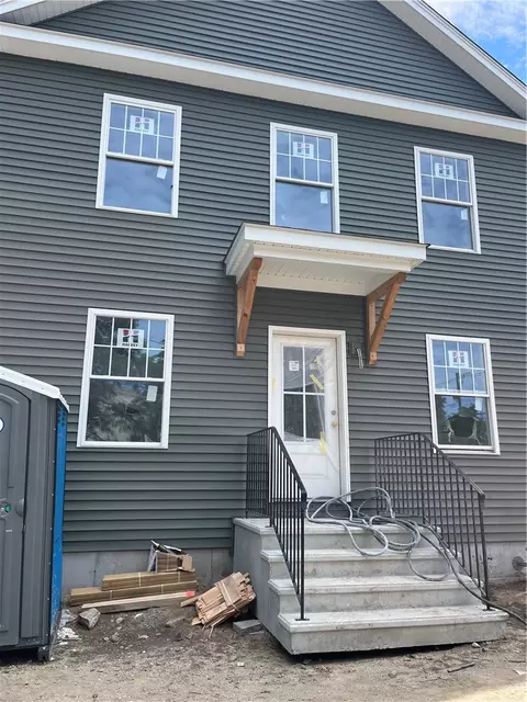 88 Coggeshall St, Providence, RI 02904