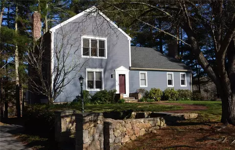 18 Riverview Dr, Wood River Junction, RI 02894