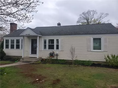 38 Rowe Ave, Warwick, RI 02889