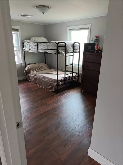 Bedroom - 38 Rowe Ave, Warwick, RI 02889 photo 4 of 5