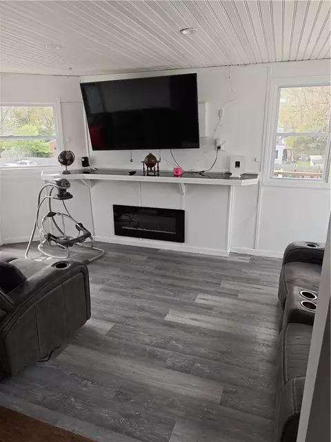 Living - 38 Rowe Ave, Warwick, RI 02889 photo 1 of 2