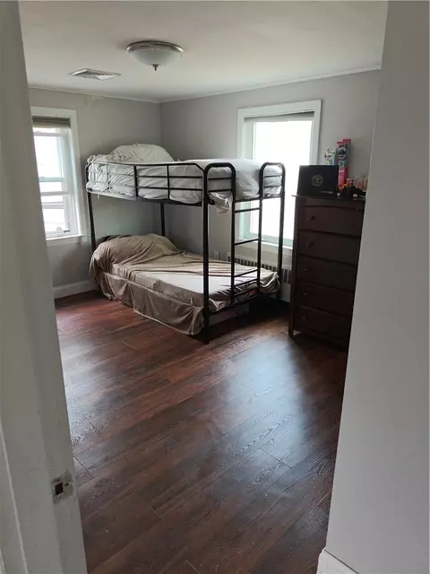 Bedroom - 38 Rowe Ave, Warwick, RI 02889 photo 1 of 5