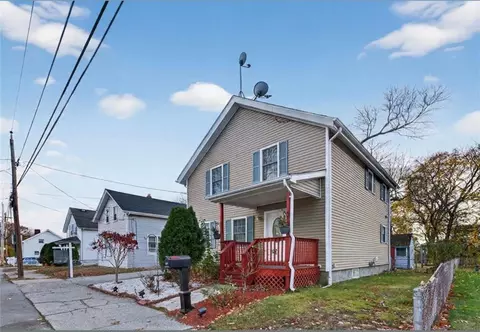 8 Arnold Ave, Lincoln, RI 02865