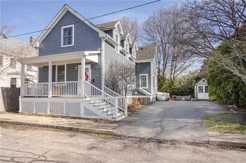 31 Edward St, Newport, RI 02840