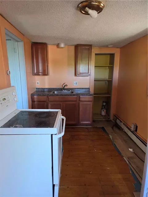 187 Boyden St, Woonsocket, RI 02895 photo 8