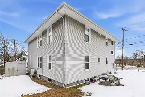372 Cumberland Hill Rd, Woonsocket, RI 02895 photo 8