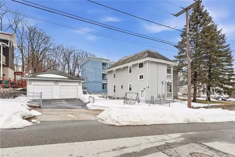 372 Cumberland Hill Rd, Woonsocket, RI 02895 photo 5