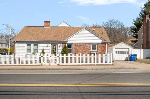 425 Park Ave, Cranston, RI 02910