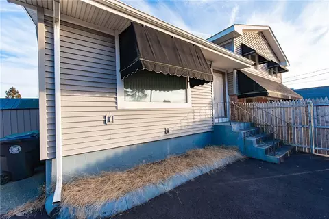 1020 Warwick Ave, Warwick, RI 02888 photo 3