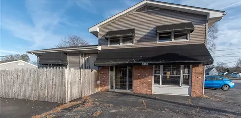 1020 Warwick Ave, Warwick, RI 02888