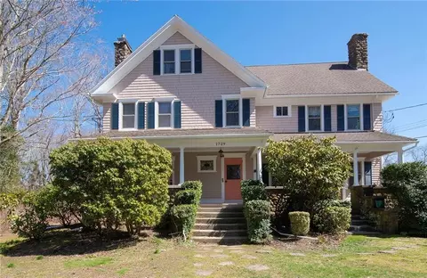 1729 South Rd #C, Kingston, RI 02881
