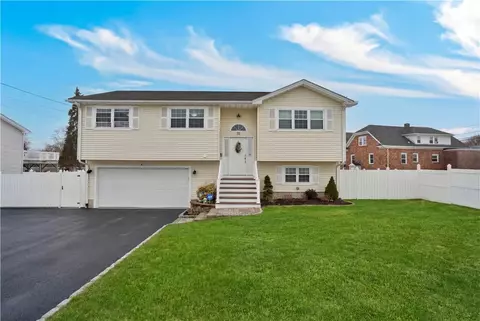 22 Terry St, North Providence, RI 02904