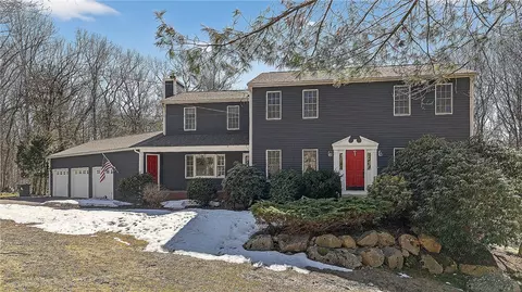 1340 Hope Rd, Hope, RI 02831