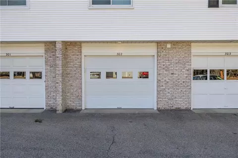 Exterior - 302 Chatham Cir, Warwick, RI 02886 photo 3 of 8