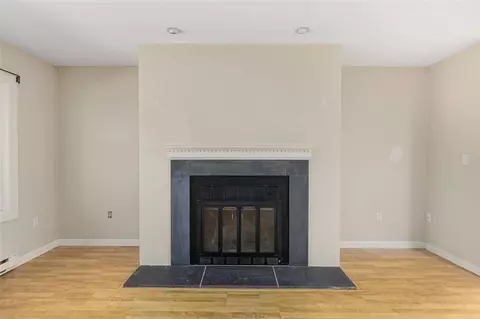 Living - 302 Chatham Cir, Warwick, RI 02886 photo 5 of 6