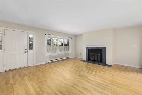 Living - 302 Chatham Cir, Warwick, RI 02886 photo 2 of 6
