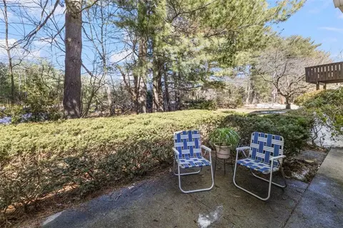 Exterior - 302 Chatham Cir, Warwick, RI 02886 photo 2 of 8