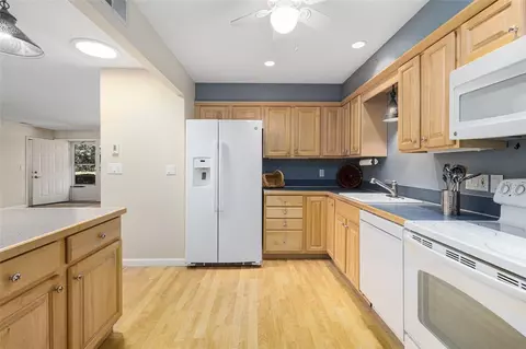 Kitchen - 302 Chatham Cir, Warwick, RI 02886 photo 3 of 5