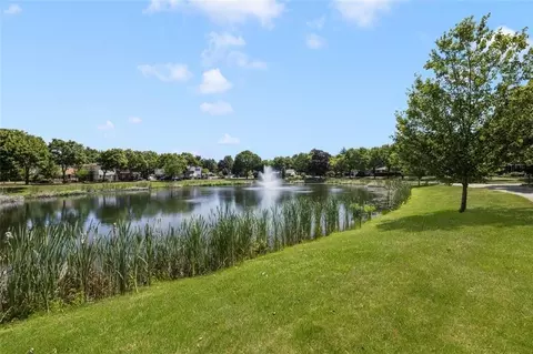 View/Area - 302 Chatham Cir, Warwick, RI 02886 photo 5 of 6