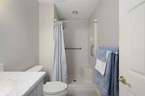 Bath - 302 Chatham Cir, Warwick, RI 02886 photo 2 of 4