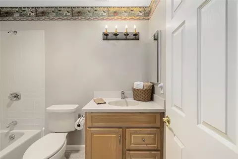 Bath - 302 Chatham Cir, Warwick, RI 02886 photo 3 of 4