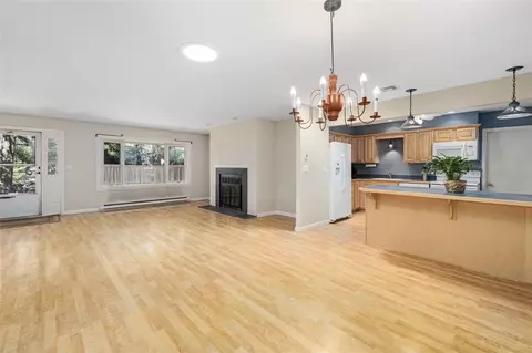 Living - 302 Chatham Cir, Warwick, RI 02886 photo 6 of 6