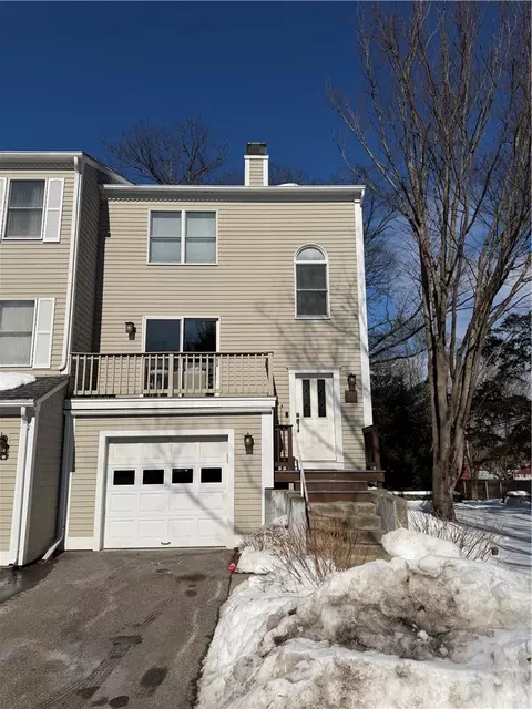 511 Clarks Row #511, Bristol, RI 02809