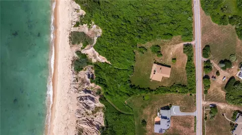 1035 Mohegan Trl, Block Island, RI 02807
