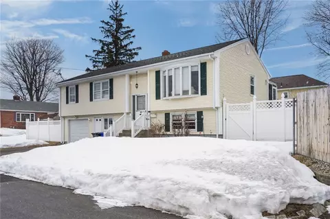 28 Halsey St, North Providence, RI 02911