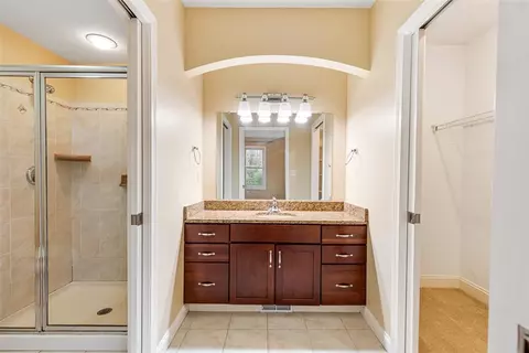 Bath - 70 Turner St #D-2, Warwick, RI 02886 photo 1 of 4