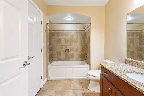Bath - 70 Turner St #D-2, Warwick, RI 02886 photo 4 of 4