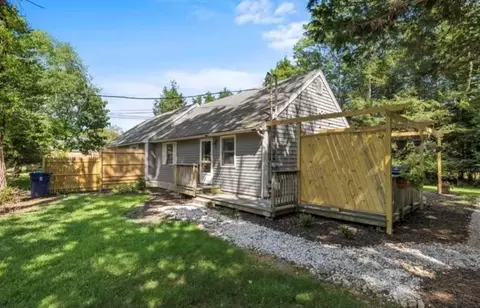 70 Weaver Rd, North Kingstown, RI 02852