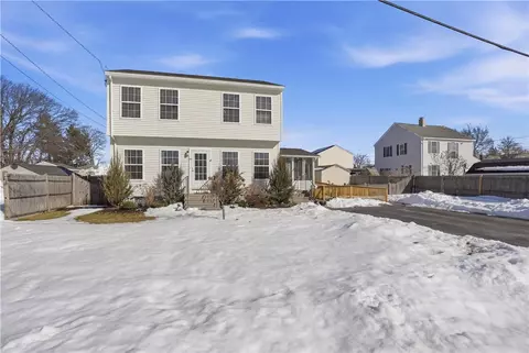 12 Dean Ct, Warwick, RI 02889