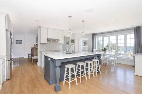 176 Heidi Dr, Portsmouth, RI 02871