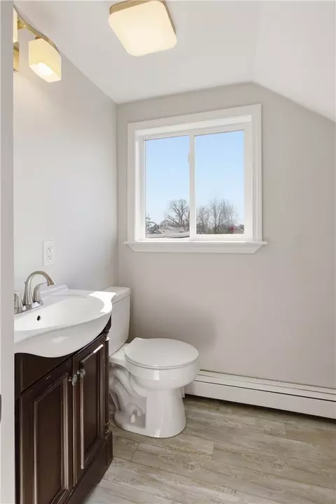 Bath - 52 Hazard Ave, Warwick, RI 02889 photo 2 of 2