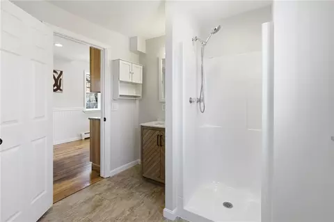 Bath - 52 Hazard Ave, Warwick, RI 02889 photo 1 of 2