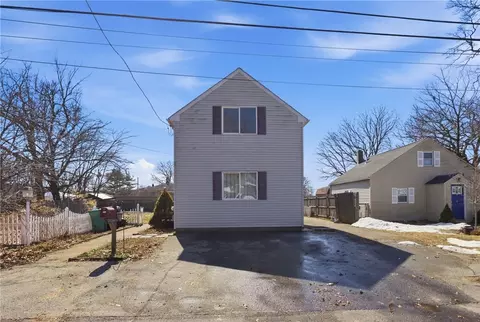 Exterior - 52 Hazard Ave, Warwick, RI 02889 photo 3 of 4