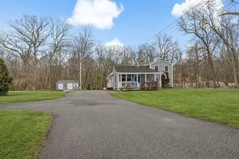 702 Arcade Ave, Seekonk, MA 02771