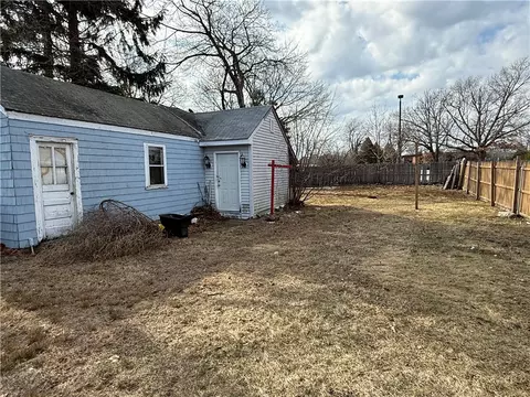 Exterior - 207 Morse Ave, Warwick, RI 02886 photo 4 of 4