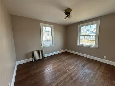 Bedroom - 207 Morse Ave, Warwick, RI 02886 photo 1 of 4