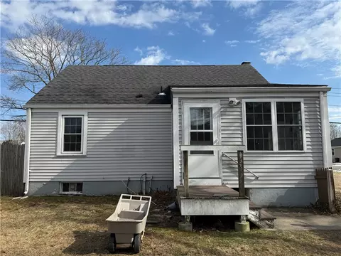Exterior - 207 Morse Ave, Warwick, RI 02886 photo 3 of 4